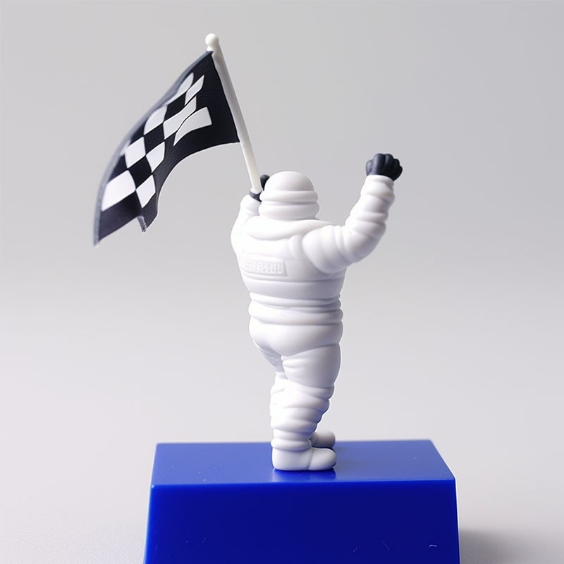 PVC注塑搪膠滴膠樹(shù)脂公仔拿旗幟的登山人