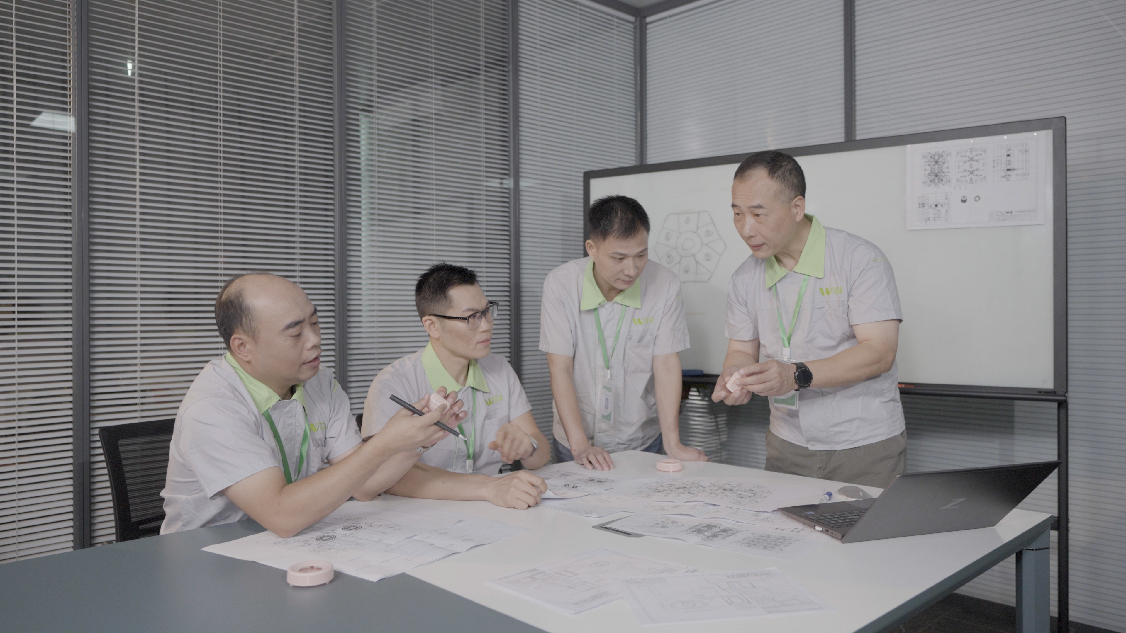 196_0038.00_00_00_40.Still002.jpg 196_0038.00_00_00_40.Still002.jpg